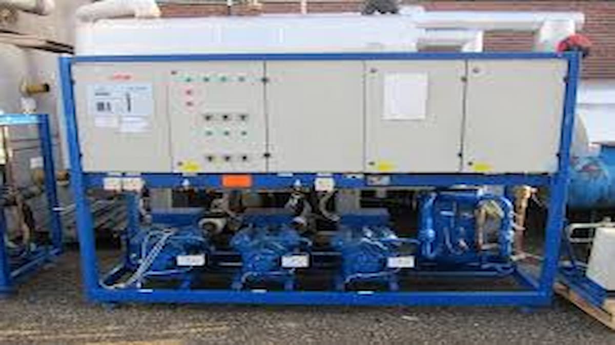 Water cooled scroll chiller